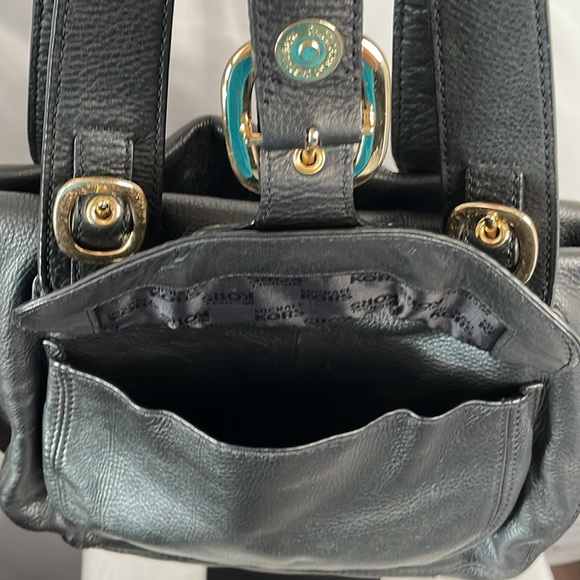 Michael kors black leather handbag gold hardware multiple pockets - Picture 3 of 10